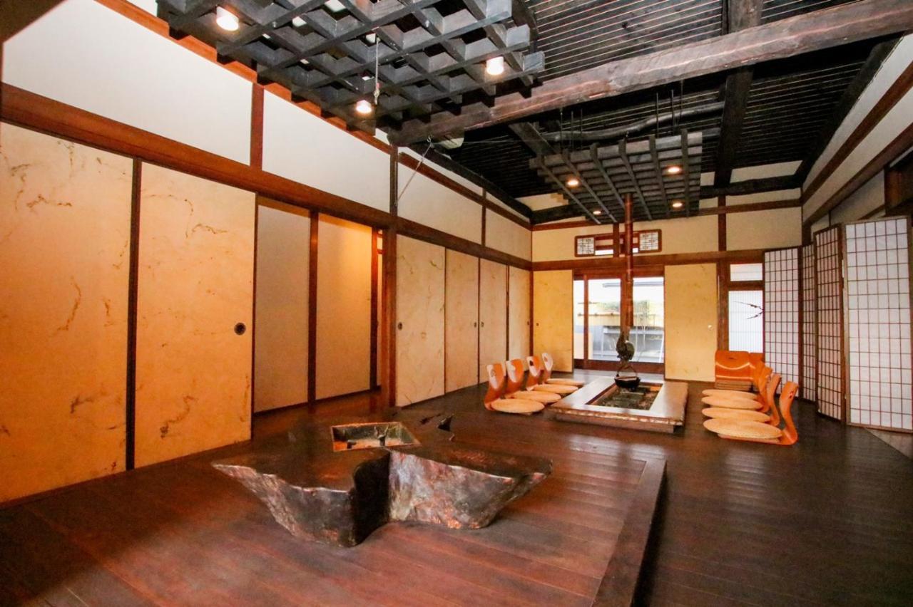 Guesthouse Omoya--全個室--囲炉裏のぬくもりと共にグループの絆を深める古民家宿でゆっくりとした時間を-6名部屋-6名部屋-8名部屋--最大20名-ペット同伴可は一室のみ- Matsuyama  Exterior foto