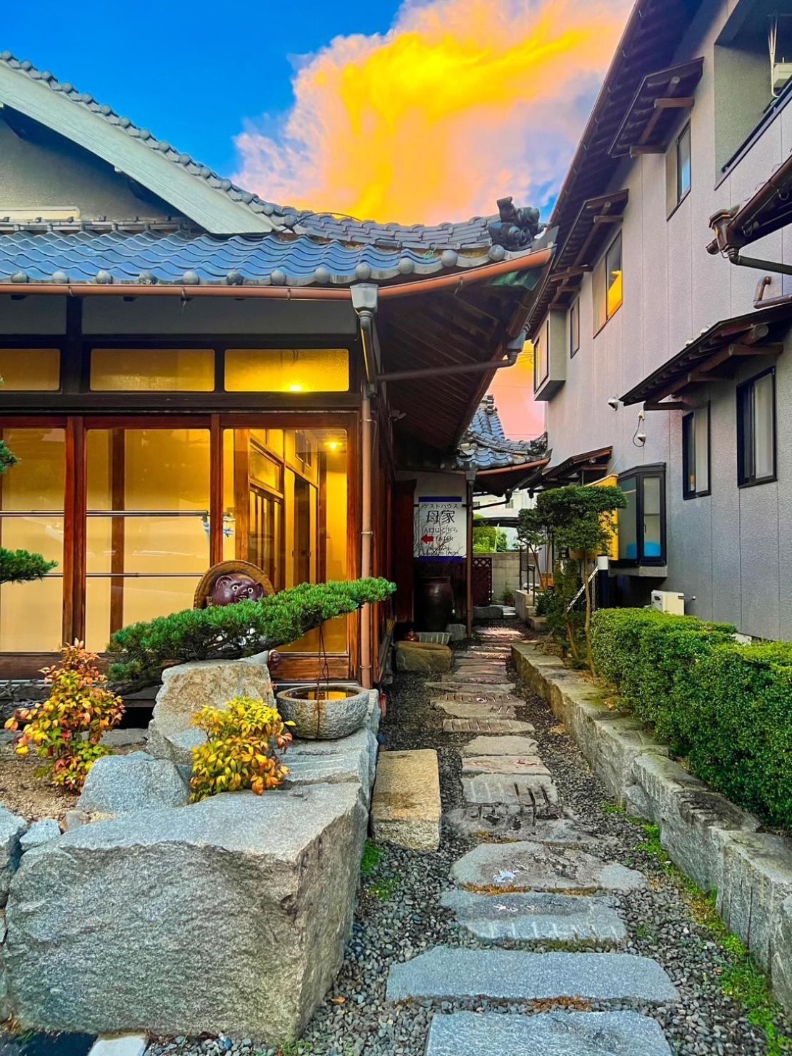 Guesthouse Omoya--全個室--囲炉裏のぬくもりと共にグループの絆を深める古民家宿でゆっくりとした時間を-6名部屋-6名部屋-8名部屋--最大20名-ペット同伴可は一室のみ- Matsuyama  Exterior foto